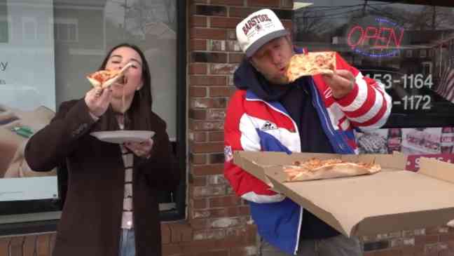 Pizza Hut впервые за десятилетие обновила рецепт теста, замешанного вручную.