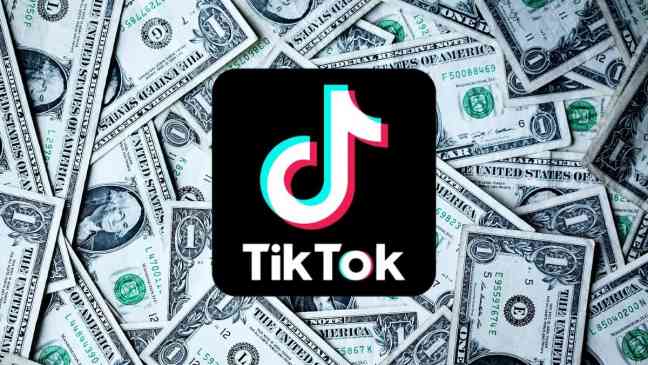 Tinder согласился выплатить 60.5 млн долларов после того, как на приложение для знакомств подали в суд за завышение цен для некоторых пользователей.
