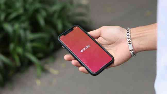 Tinder согласился выплатить 60.5 млн долларов после того, как на приложение для знакомств подали в суд за завышение цен для некоторых пользователей.