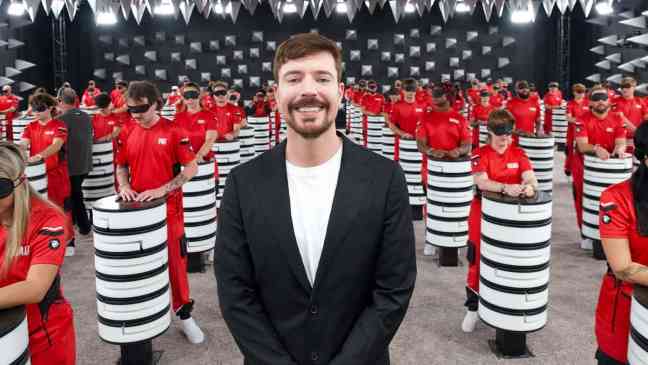 MrBeast объясняет, почему пока что «нецелесообразно» проводить Beast Games на YouTube, поскольку он готовится к третьему сезону.